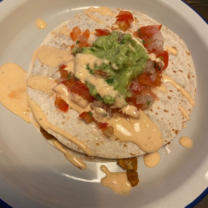 photo of Monchito Quesadilla de pastor shared by @martalihe on  04 Apr 2021 - review