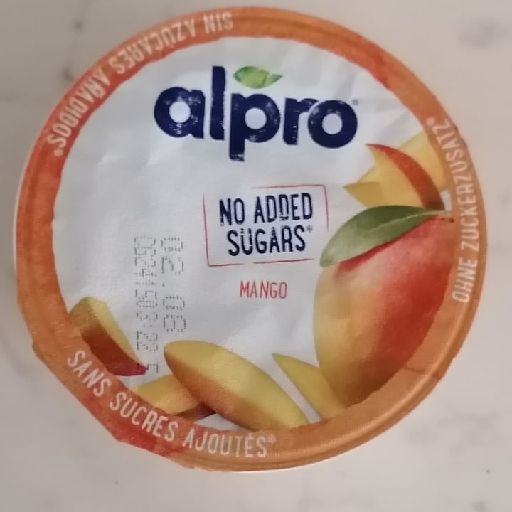photo of Alpro alpro yogurt di soia mango shared by @clarissapr on  05 Jul 2022 - review