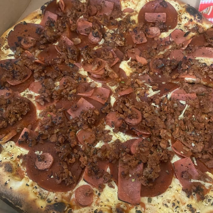 photo of Ixteriolo's Pizza Tres Carnes shared by @debeb on  29 Sep 2021 - review