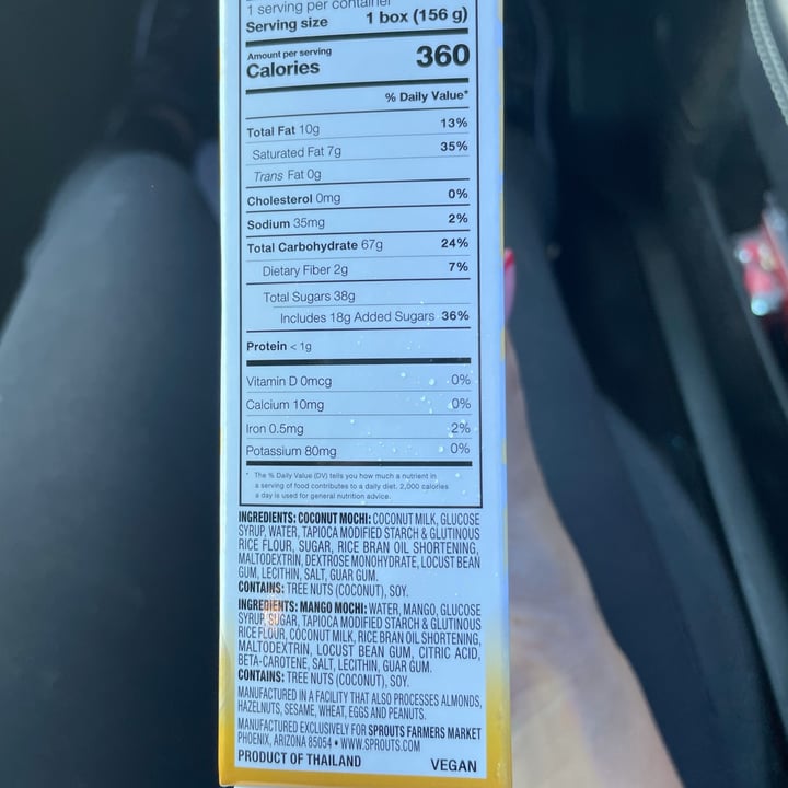 review photo of Sprouts Farmers Market Non-dairy mango & coconut mochi bites shared by @calditodemazapan on 09 Nov 2021 - review