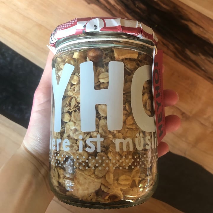 photo of HEYHO GmbH Bio-Hafer Granola mit Apfelchips shared by @elenaeatsvegan on  05 Sep 2021 - review