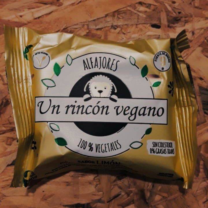 photo of Un Rincón Vegano Alfajor de Limón shared by @vegansdaily on  02 Jul 2020 - review