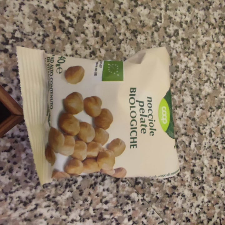 photo of Vivi Verde Coop Nocciole pelate biologiche shared by @marozia73 on  16 Mar 2022 - review