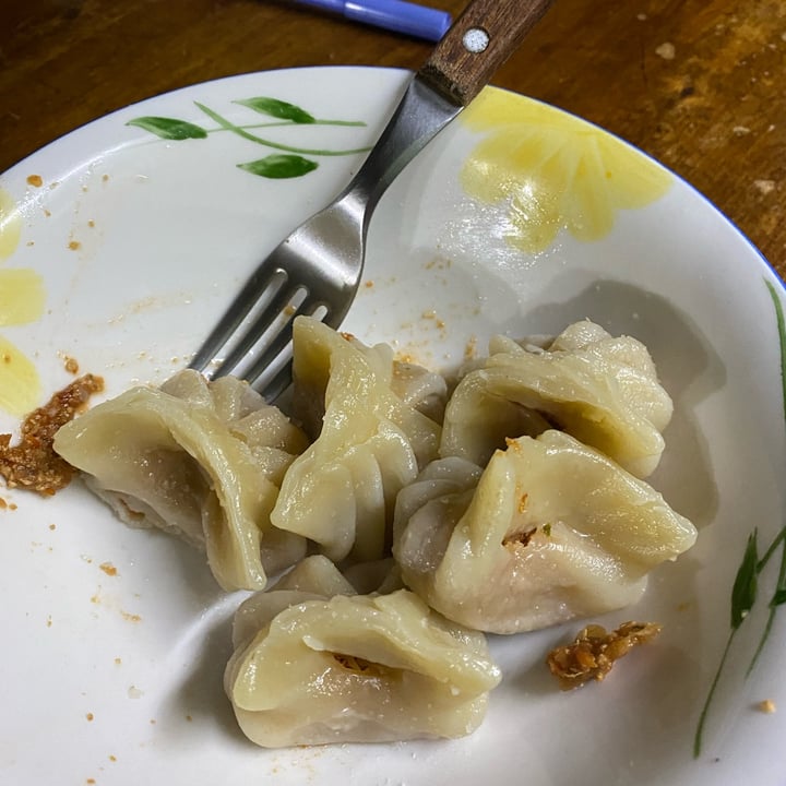 photo of Folivora Dumplings de tomate y albahaca shared by @vveganax on  06 Jul 2022 - review