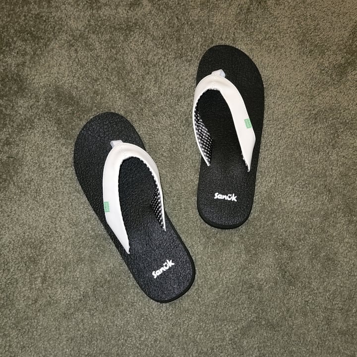 photo of Sanuk Flip Flops shared by @ferguspuppydog on  21 May 2022 - review