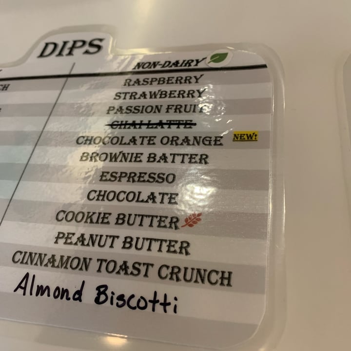 review photo of Simons Says Dip This Vanilla Non-dairy soft serve shared by @tofubetty on 23 Oct 2022 - review