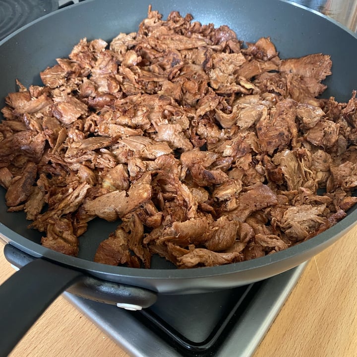 photo of Albert Heijn pulled “beef” shared by @lindagr on  03 May 2022 - review