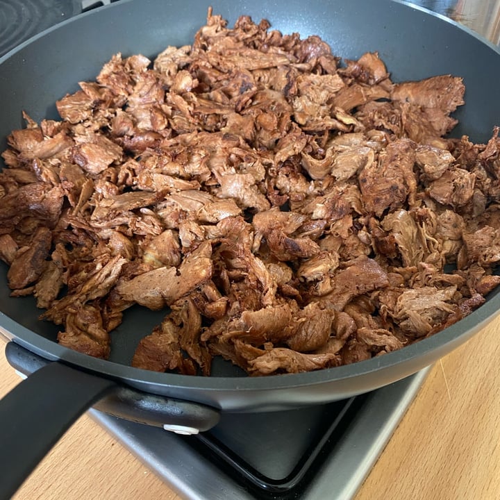 review photo of Albert Heijn pulled “beef” shared by @lindagr on 03 May 2022 - review