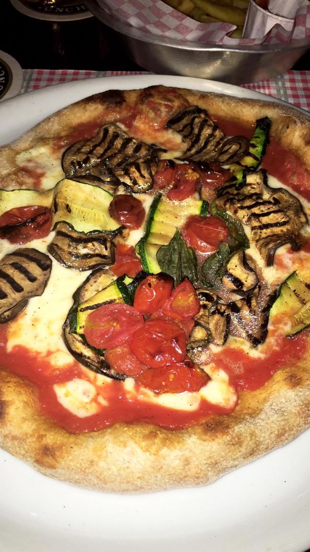 photo of La Bottega - Pizzeria & Vegan food Pizza Con Verdure shared by @veganvale on  17 Feb 2020 - review