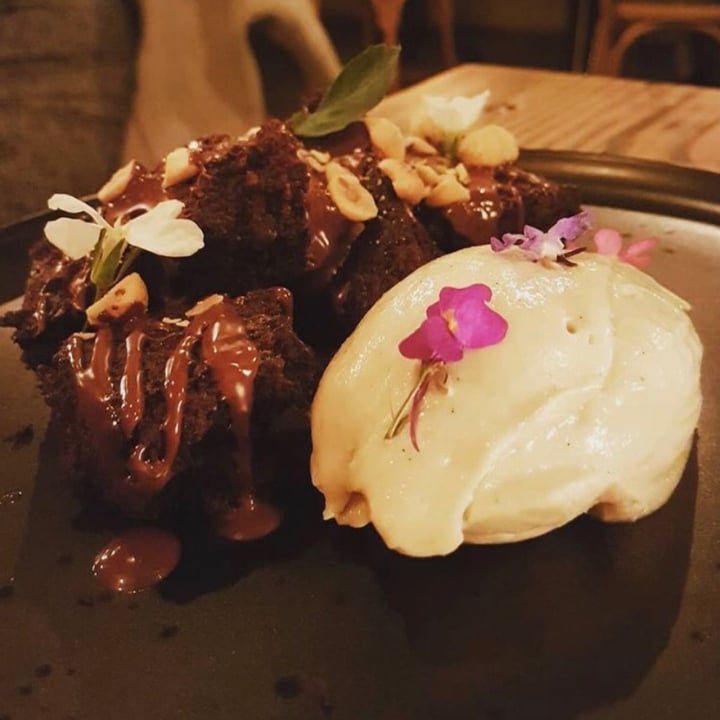 photo of XYST Chocolate Cake shared by @euvivoparacomer on  05 Jul 2021 - review