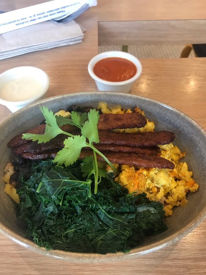 review photo of M Cafe Breakfast Burrito Bowl shared by @flowrgurln on 01 Oct 2019 - review