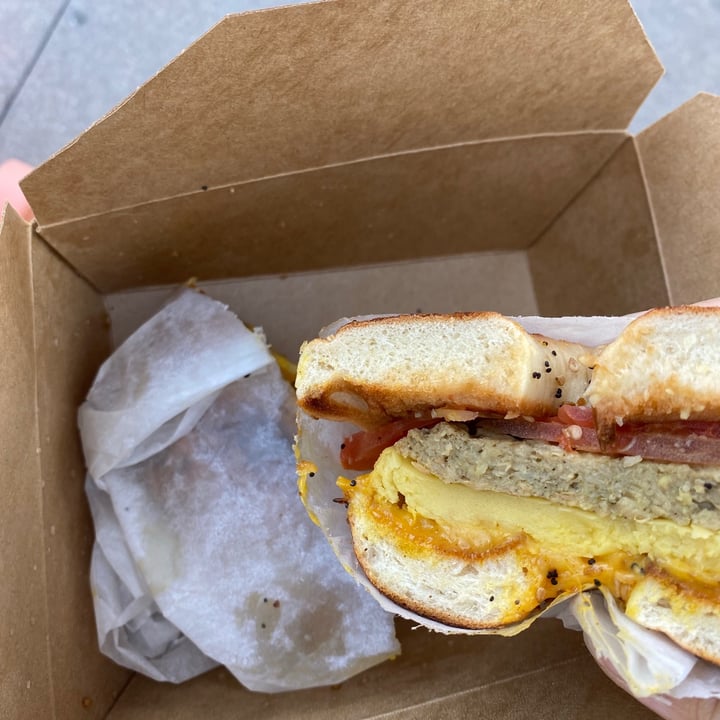 photo of BESTIES Vegan Paradise Vegan Breakfast Egg Sandwich shared by @naomiyokoda on  11 Feb 2022 - review