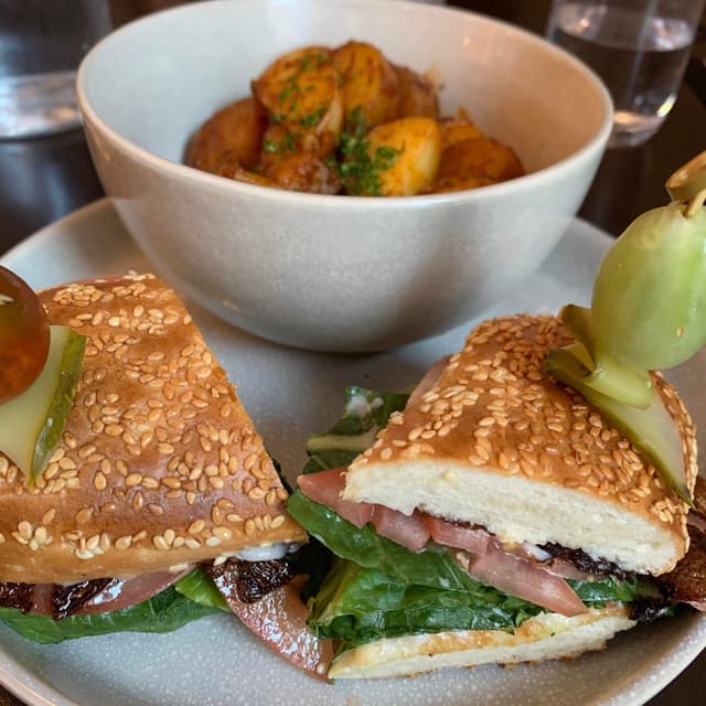 Photo of the dish “BLT et Petites Patates”