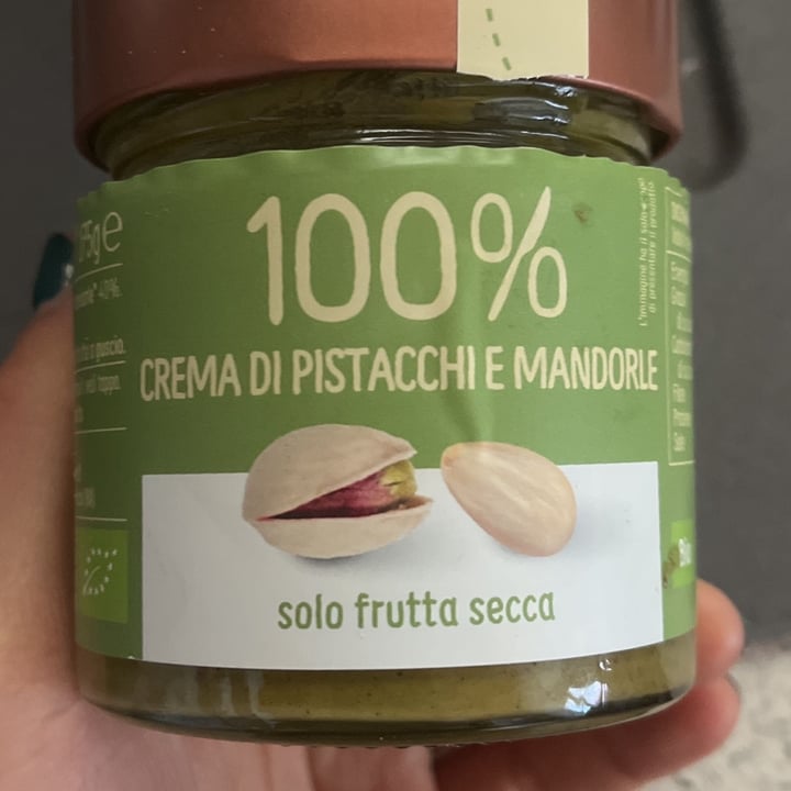 photo of Eurocompany Crema pistacchi e mandorle shared by @melissasveglife on  10 Apr 2022 - review