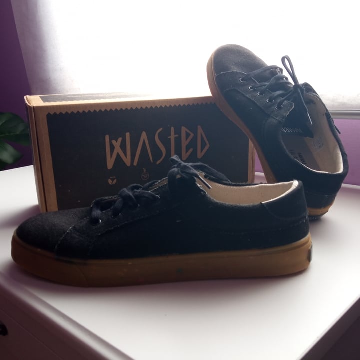 photo of Wasted shoes Venice Hemp Black shared by @anabigrr on  06 Sep 2021 - review