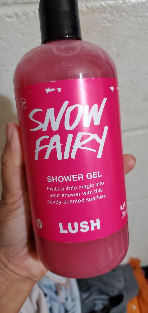 photo of LUSH Fresh Handmade Cosmetics Snow Fairy Shower Gel shared by @lysa24r on  16 Jan 2020 - review