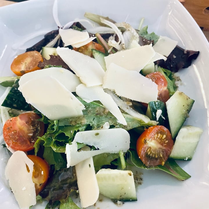 photo of Penguin Bar Ensalada Con Queso Feta shared by @mikelpro on  14 Jul 2022 - review