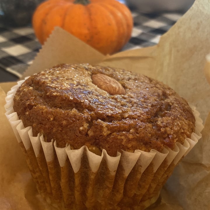 review photo of Rainbow Bakery Gluten-Free Pumpkin Ginger Almond Muffin shared by @kristyahimsa on 08 Oct 2022 - review