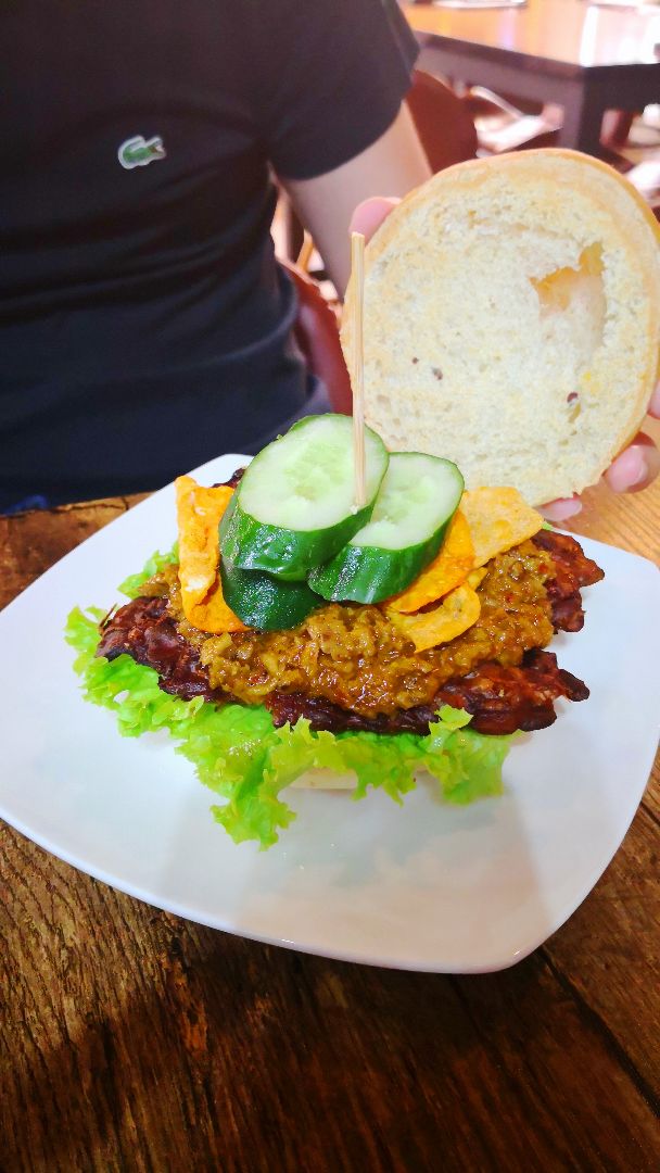 photo of nomVnom Bistro Tempeh Rendang burger shared by @carachew on  28 Jun 2019 - review