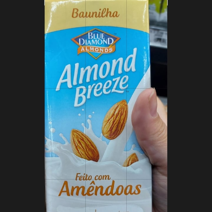 photo of Blue Diamond Almond breeze Baunilha shared by @thalytabastos on  10 May 2022 - review