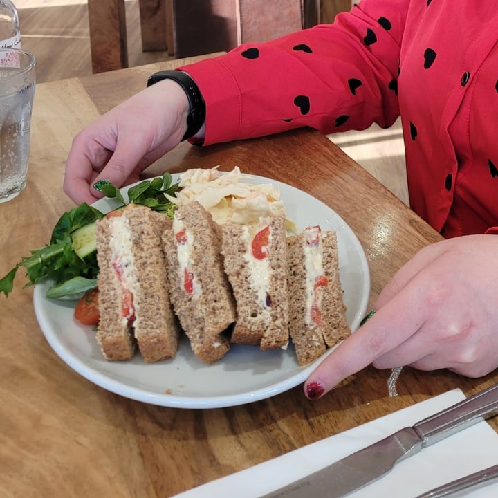 photo of Stained Glass Centre Hummus and Roasted Red Pepper Sandwich shared by @mollymoomoo on  06 Jan 2022 - review