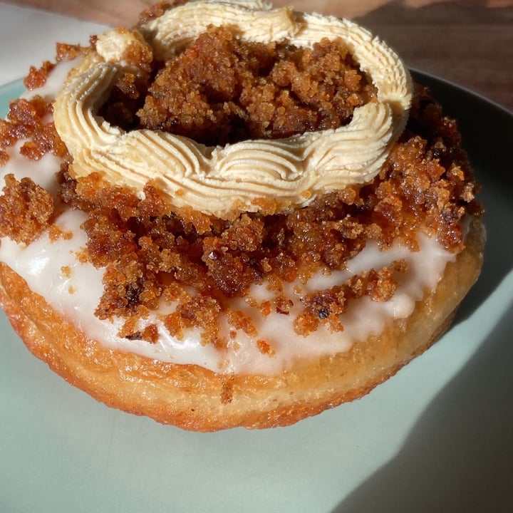 photo of Grumpy & Runt | Little Deli & Donuts Carrot Cake Donut shared by @penelopemoreau on  01 Mar 2022 - review