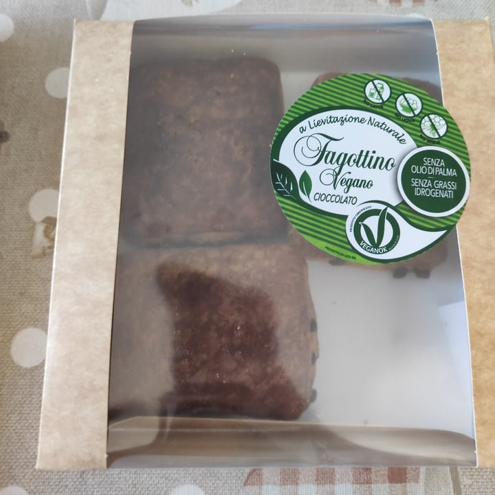 review photo of Esselunga Fagottino vegano al cioccolato shared by @iseuz on 09 Jun 2022 - review
