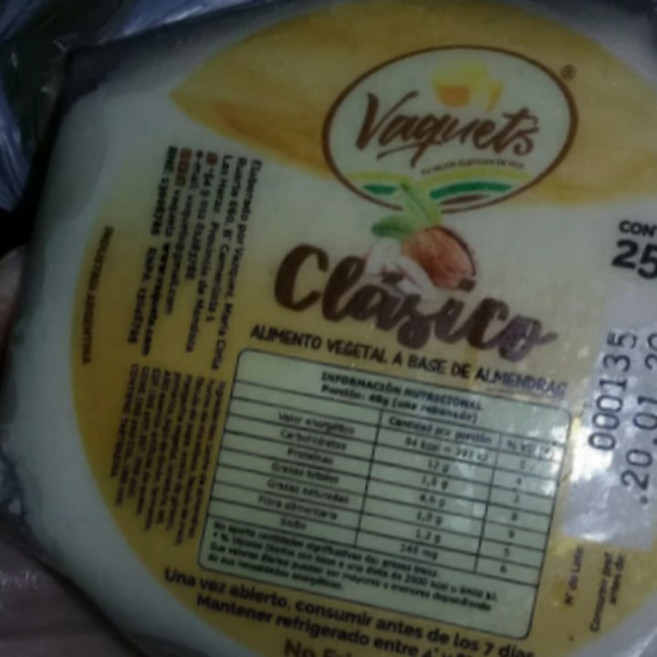 photo of Vaquets Queso Clásico a Base de Almendra shared by @taniasch on  17 Jan 2021 - review