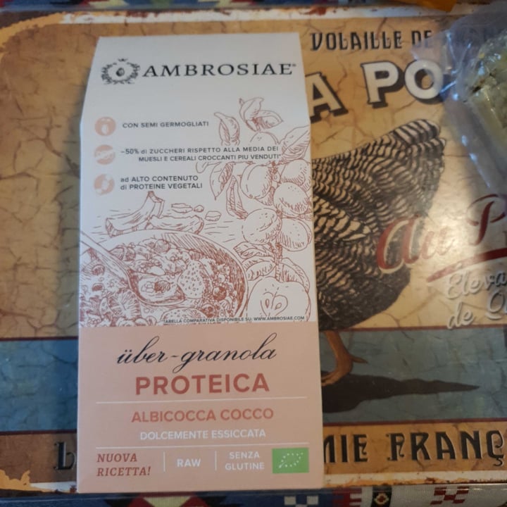 review photo of Ambrosiae Granola proteica albicocca cocco shared by @pettirhoeu on 29 Apr 2021 - review