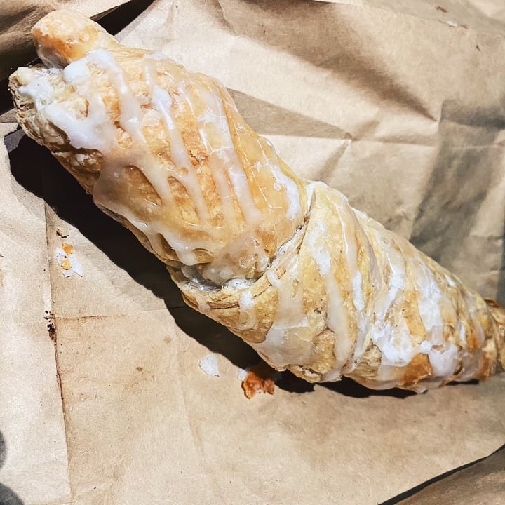 photo of Dar Nabati Vegan and Organic Cafe Chocolate Croissant shared by @lynnetomlinson on  19 Mar 2021 - review