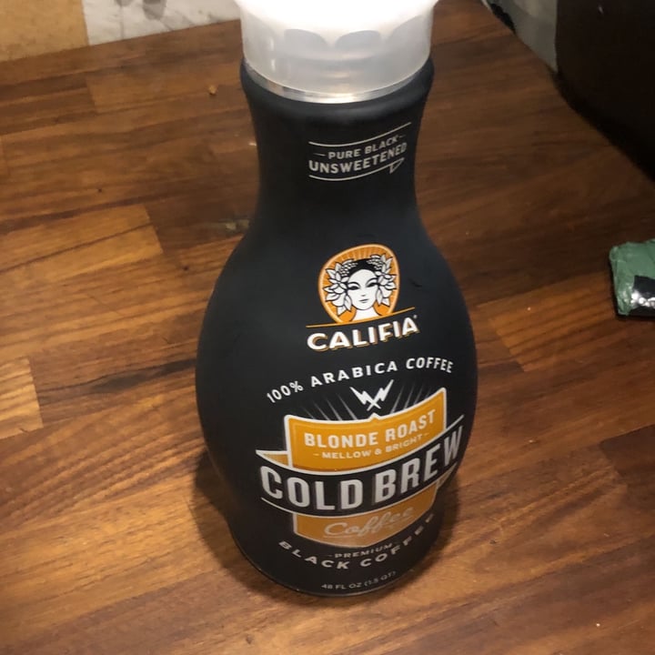 photo of Califia Farms Cold brew blond roast shared by @austindobbins on  07 Dec 2021 - review