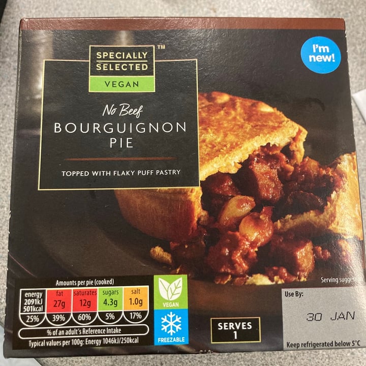 photo of ALDI Specially Selected No beef bourguignon pie shared by @jontr on  26 Jan 2021 - review