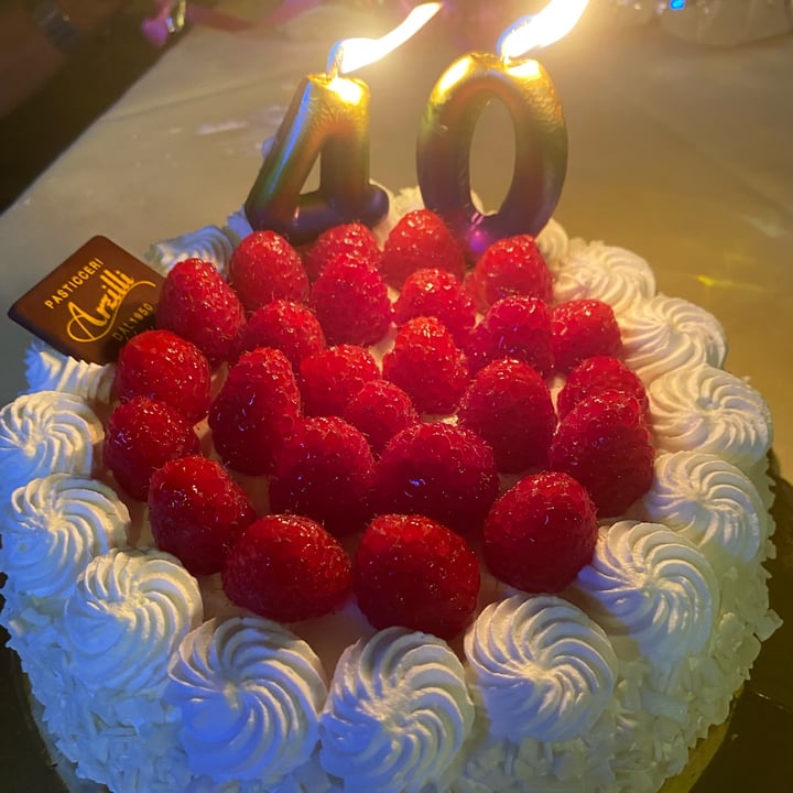 review photo of Arzilli Chez Leila Pastry torta di compleanno shared by @frensig82 on 20 Aug 2022 - review