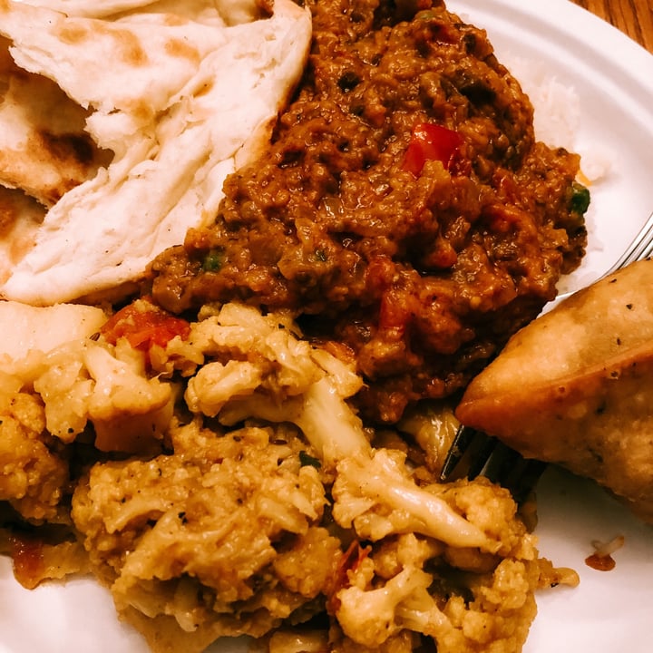 review photo of Saffron Indian Cuisine Baigan Bharta & Aloo Gobi shared by @giishet on 01 Dec 2020 - review