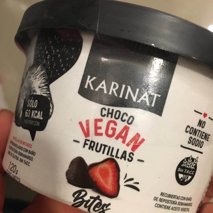 photo of Karinat Choco Vegan Frutillas Bites shared by @camicamelo on  22 Dec 2021 - review