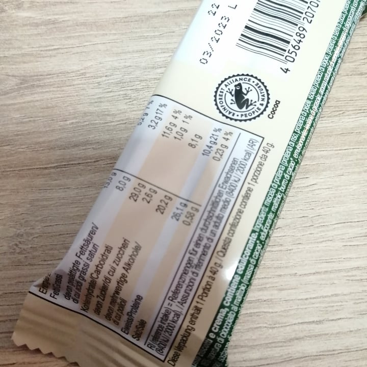 review photo of Vemondo protein bar cookies and cream shared by @saraimbrogno on 16 May 2022 - review