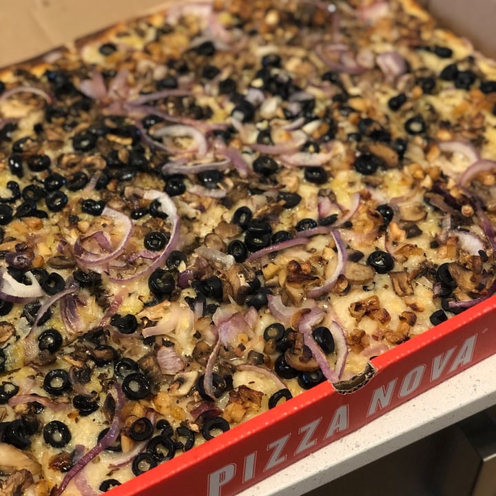 photo of Pizza Nova Create Your Own Pizza shared by @envisioningvegan on  13 Jun 2021 - review