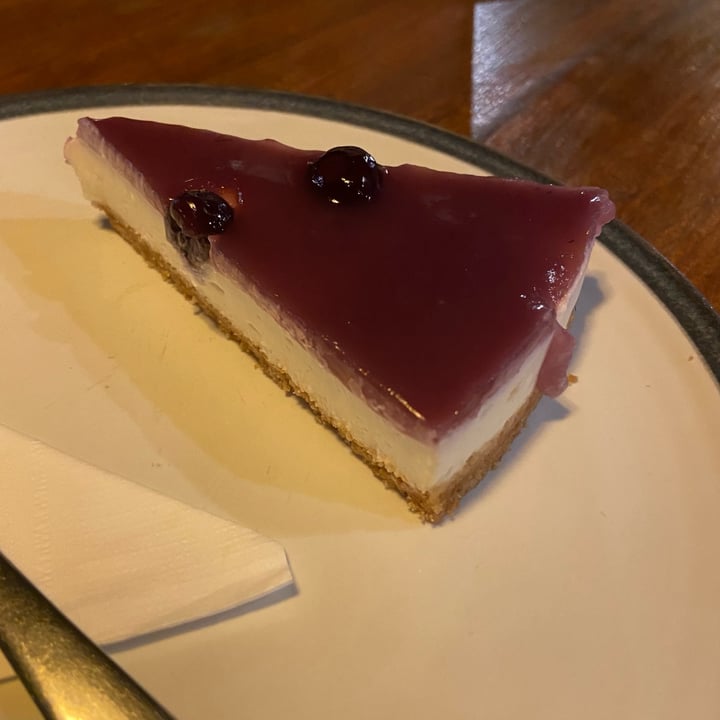 photo of Manggis in Canggu Blueberry cheesecake shared by @marieheidi on  22 Jun 2022 - review