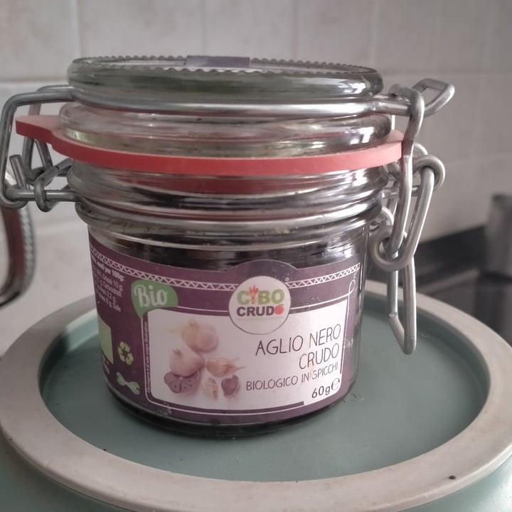 review photo of CiboCrudo Aglio nero Crudo In Spicchi shared by @simonateatro on 11 Aug 2022 - review