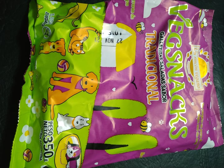 photo of Un Rincón Vegano Vegsnacks Galletas Saladas sabor Tradicional shared by @melicarucci on  13 Aug 2021 - review