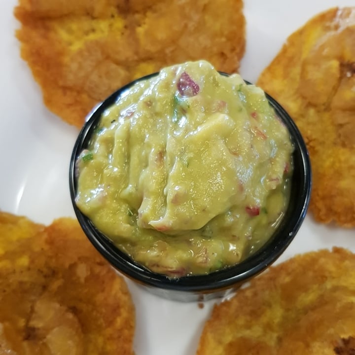 photo of Restaurante Sabor Latino Patacones Com Guacamole shared by @futureisavegan on  19 Jun 2022 - review