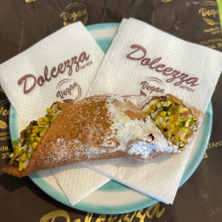 photo of Bar Dolcezza di Cuscunà Temistocle Cannolo alla vaniglia shared by @mermaid-inside on  14 Sep 2022 - review