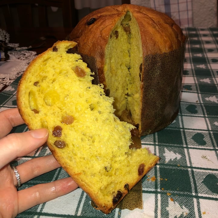 photo of Pane e bontà Panettone con uvetta shared by @mvrtina on  14 Mar 2022 - review