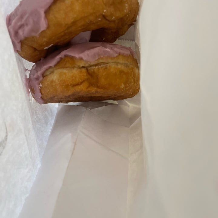 photo of Empire Donuts View Street Concord grape donuts shared by @vegan4lyfe on  27 Feb 2022 - review