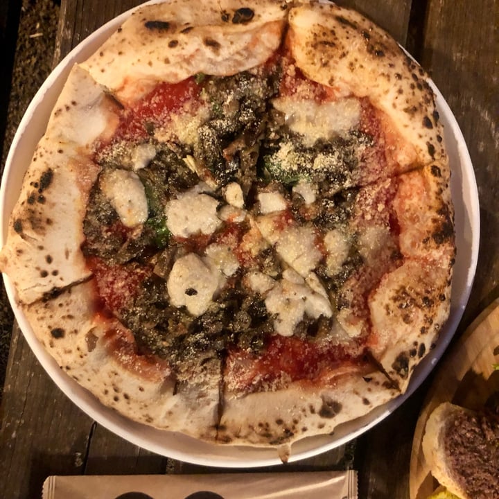 photo of Parco Romano Biodistretto Castelli Romani pizza parmigiana veg shared by @violettaplantbased on  06 Jul 2022 - review