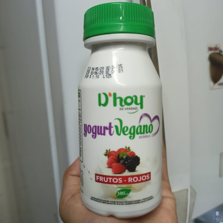 photo of D'hoy Yogurt (Frutos Rojos) shared by @kathcazar on  17 May 2020 - review