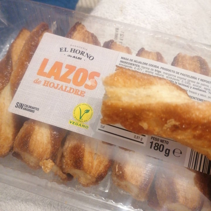 review photo of El Horno de Aldi lazos de hojaldre shared by @piwy on 20 Apr 2021 - review