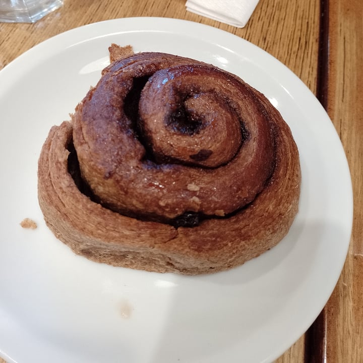 photo of Coco Naranja Cinnamon Roll shared by @belenvegan on  08 Apr 2022 - review