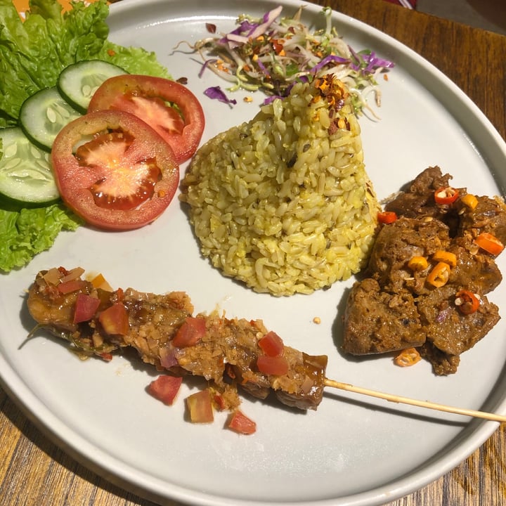 review photo of Burgreens Menteng Vegan Rendang Platter shared by @jeannewidya on 21 Feb 2021 - review
