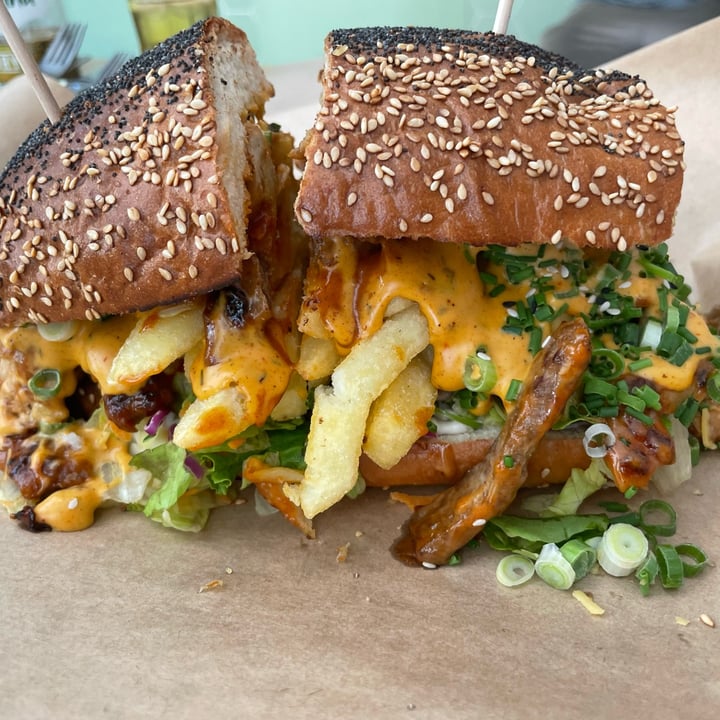 photo of Lekker Vegan Kloof Mixed Chickn and Beef Gatsby shared by @mariajamison on  06 Apr 2022 - review